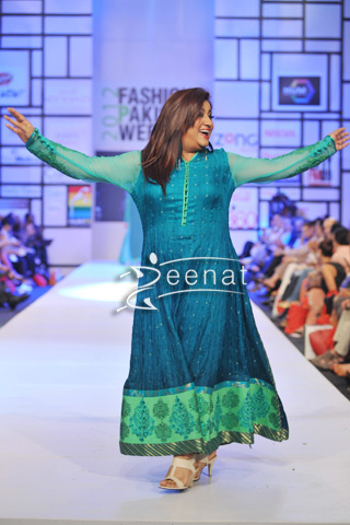 Hina Dilpazer In Designer Nomi Ansari Dress