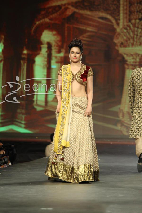 yuvika-chaudhary-at-caring-with-style-fashion-show-event-1