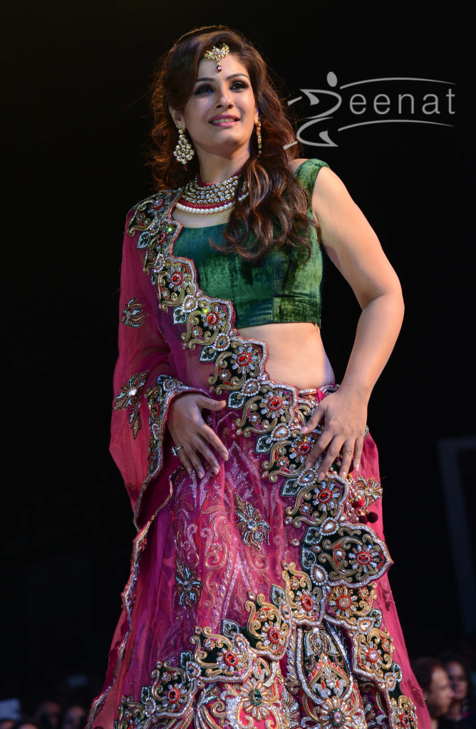Raveena-Tandon-Ramp-Walks-Asif-Shahs-Fashion-Show-26