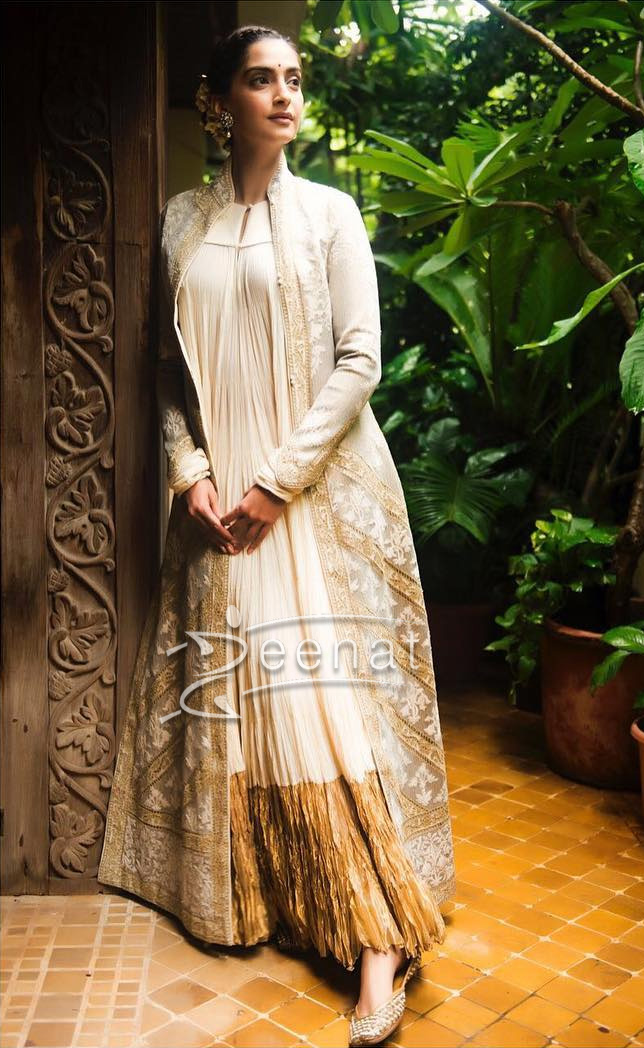 Sonam Kapoor In Rohit Bal Dress at IMC Ladies Exhibition